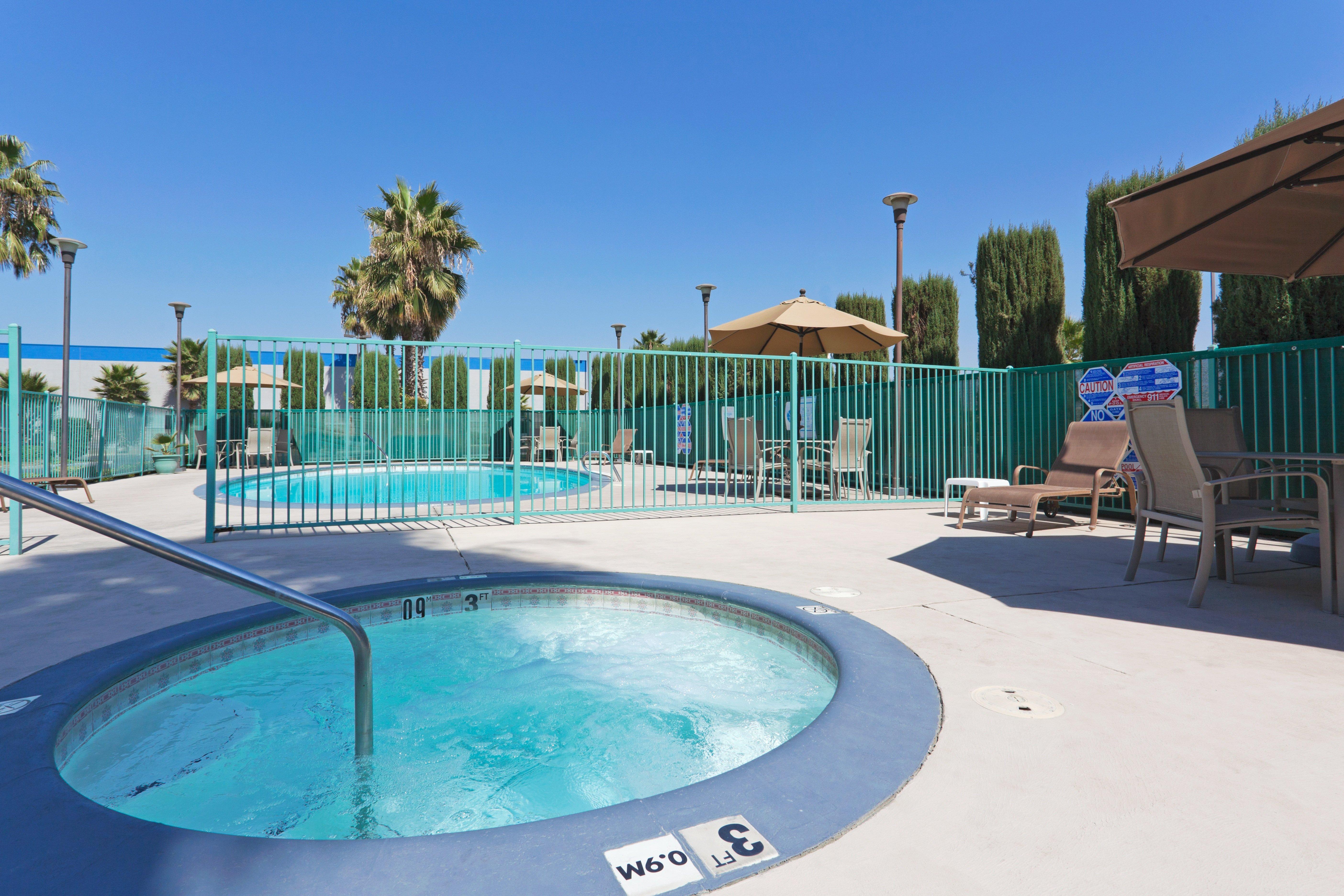 Holiday Inn Express Bakersfield By Ihg Buitenkant foto